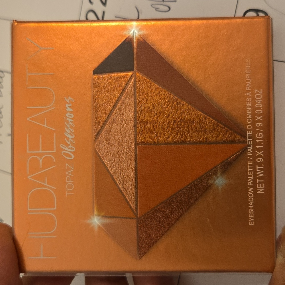 Huda Beauty Topaz Obsessions Eyeshadow Palette